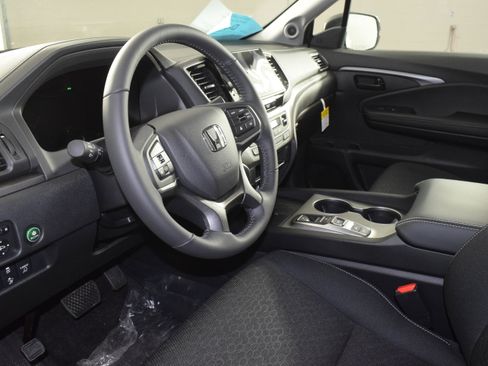 New 2026 Honda Ridgeline Sport image 2