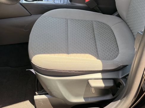 Used 2022 Ford Escape SE FWD image 18