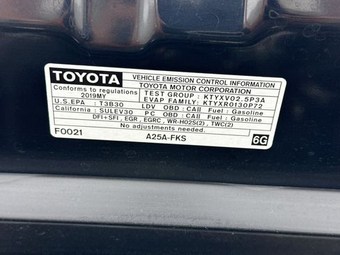 Used 2019 Toyota Camry SE w/ Carpet Mat Package FWD image 19