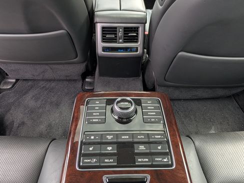 Used 2014 Hyundai Equus Signature RWD image 32