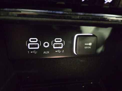 Used 2022 Jeep Grand Cherokee Limited image 24