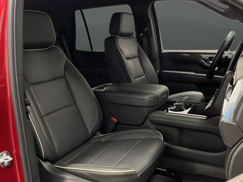 Used 2026 GMC Yukon Elevation AWD/4WD image 24