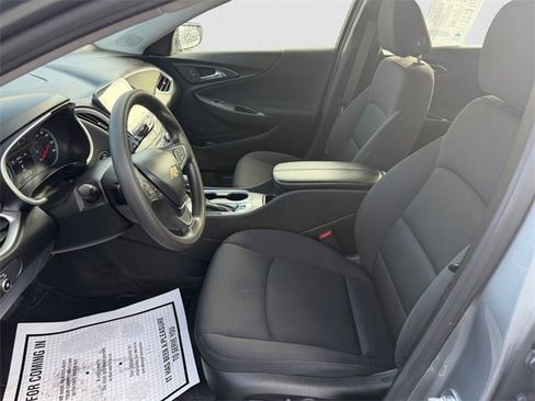 Used 2024 Chevrolet Malibu LT image 9
