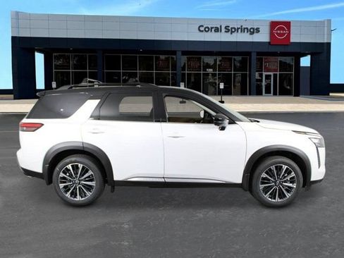 New 2026 Nissan Pathfinder Platinum FWD image 6