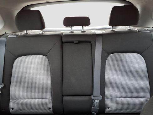 Used 2021 Hyundai Kona SE image 12