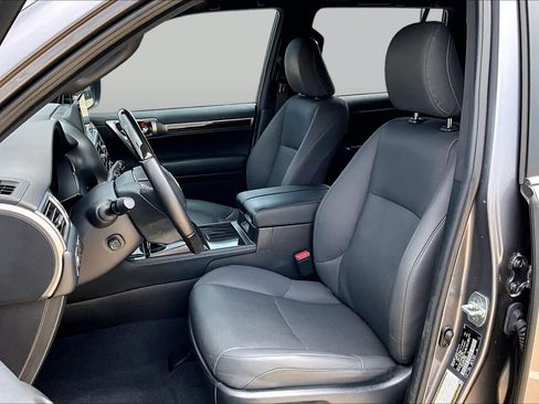 Used 2023 Lexus GX 460 Premium w/ Accessory Package AWD/4WD image 8