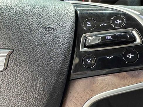 Used 2018 Cadillac Escalade ESV Premium Luxury image 27