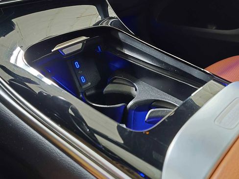 Used 2023 Mercedes-Benz GLC 300 4MATIC image 32