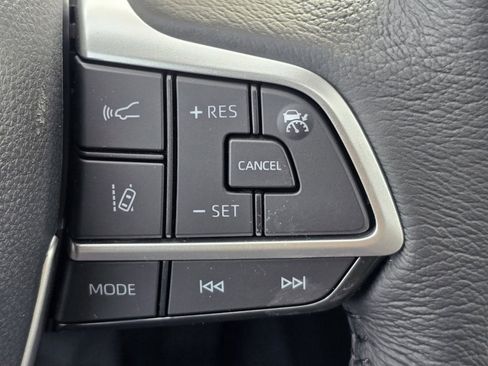 New 2026 Toyota Sienna XLE image 14