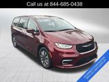 Used 2022 Chrysler Pacifica Touring-L image 3