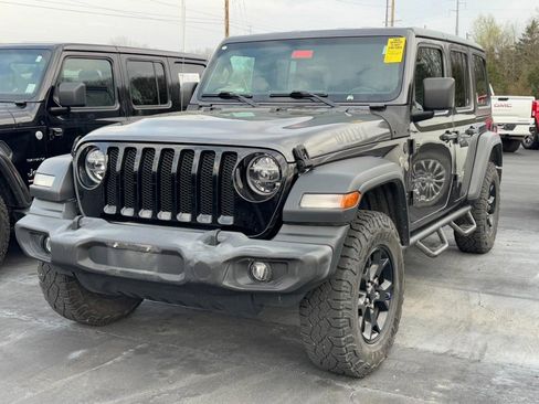Used 2020 Jeep Wrangler Unlimited Sport image 2