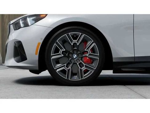 New 2027 BMW i5 eDrive40 AWD/4WD image 7