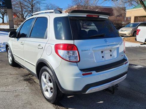 Used 2008 Suzuki SX4 Touring AWD image 7