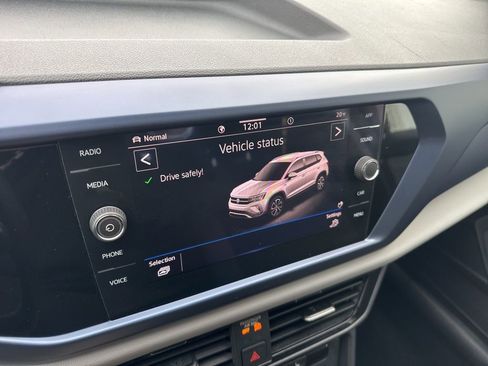 Certified 2022 Volkswagen Taos SE w/ IQ.Drive SE Package image 16
