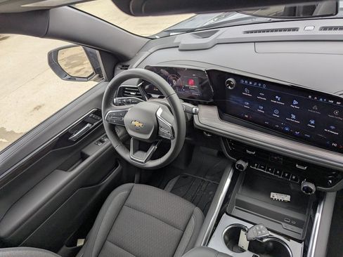 New 2026 Chevrolet Suburban LS image 19