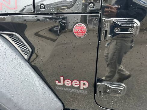 Used 2021 Jeep Wrangler Unlimited Rubicon w/ Xtreme Recon 35" Tire Package image 51