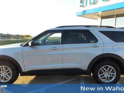 New 2026 Ford Explorer Active image 2