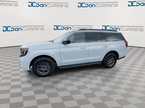 Used 2025 Ford Expedition Active AWD/4WD image 5