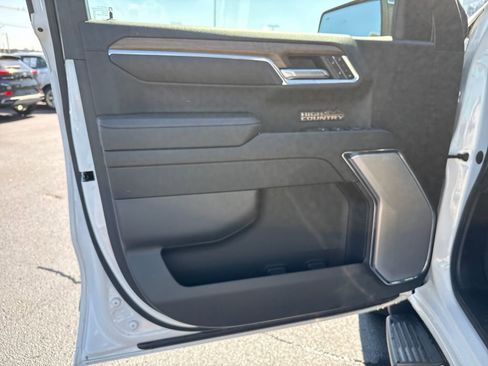 Used 2023 Chevrolet Silverado 1500 High Country w/ High Country Premium Package image 12