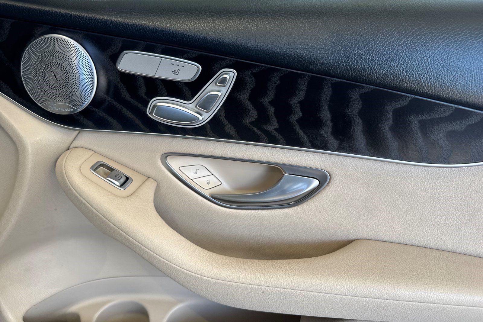 Used 2018 Mercedes-Benz GLC 300 4MATIC image 22