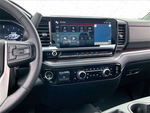 Used 2024 GMC Sierra 2500 SLT image 17