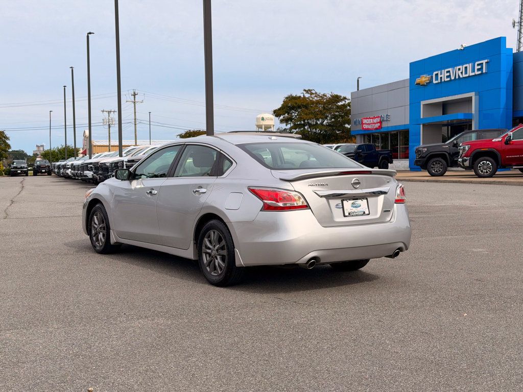 Used 2015 Nissan Altima 2.5 S w/ Special Edition Package FWD image 5