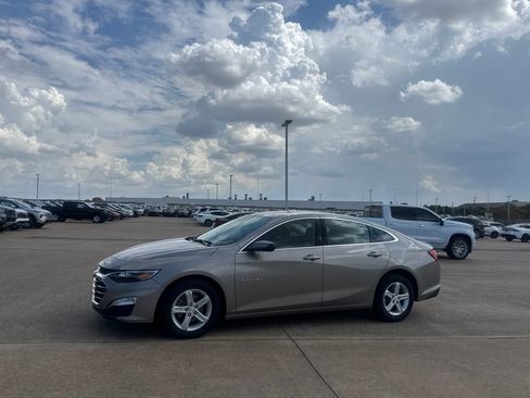 Used 2025 Chevrolet Malibu LS FWD image 12