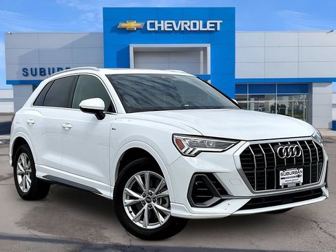 Used 2025 Audi Q3 2.0T Premium AWD/4WD image 2