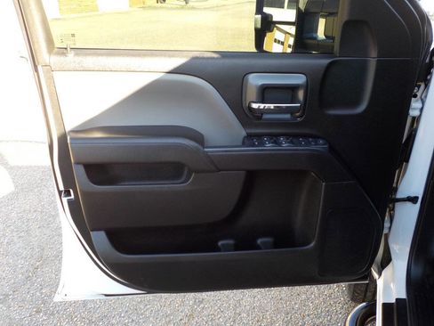 Used 2019 Chevrolet Silverado 2500 W/T w/ WT Convenience Package image 16