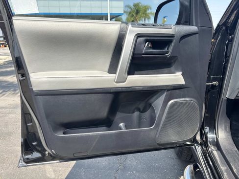 Used 2011 Toyota 4Runner SR5 w/ Convenience Pkg RWD image 17