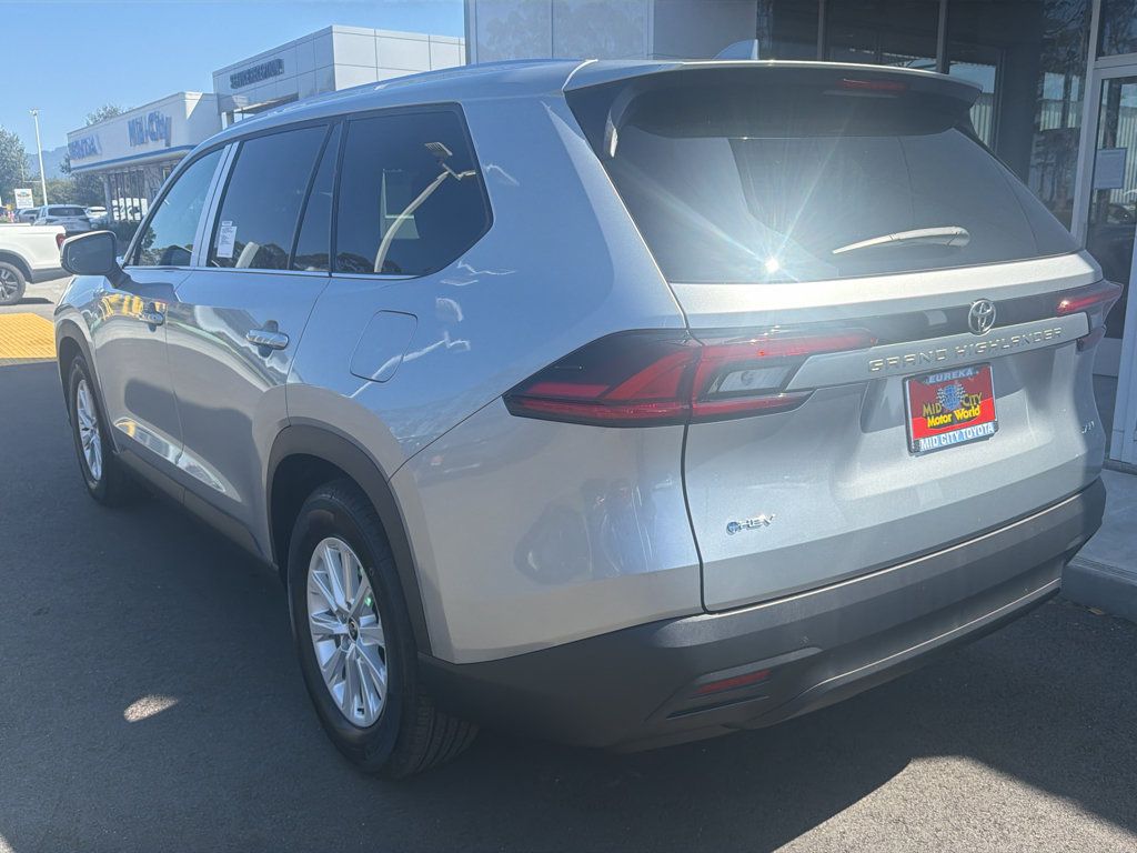 New 2026 Toyota Grand Highlander XLE FWD image 9