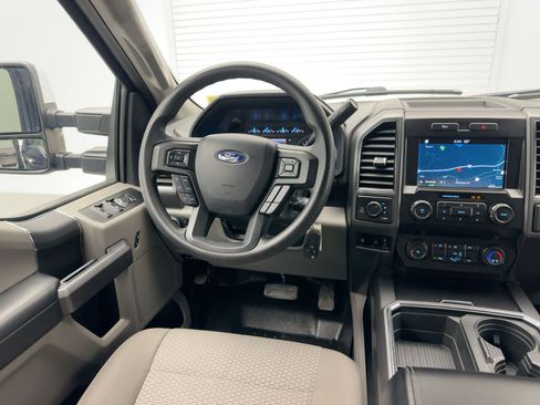 Used 2019 Ford F250 XLT w/ XLT Value Package image 25