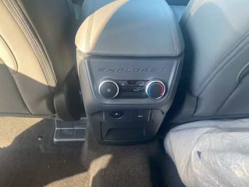 New 2025 Ford Explorer Active w/ Active Comfort Package image 13