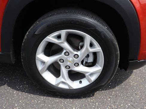 Used 2024 Chevrolet Trax LS w/ LS Convenience Package FWD image 31