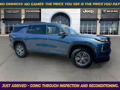 Used 2025 Chevrolet Traverse LT