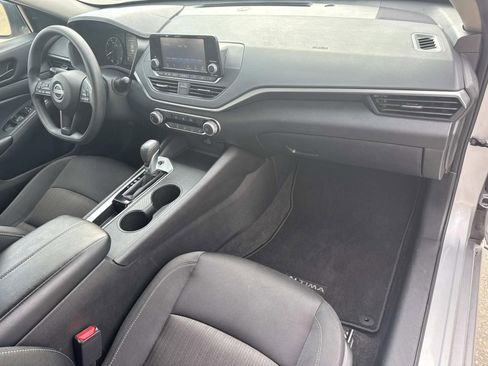 Used 2024 Nissan Altima 2.5 S image 10