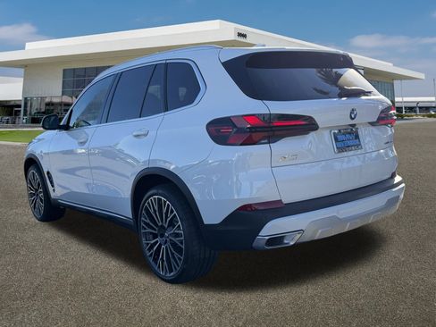 New 2026 BMW X5 sDrive40i image 7