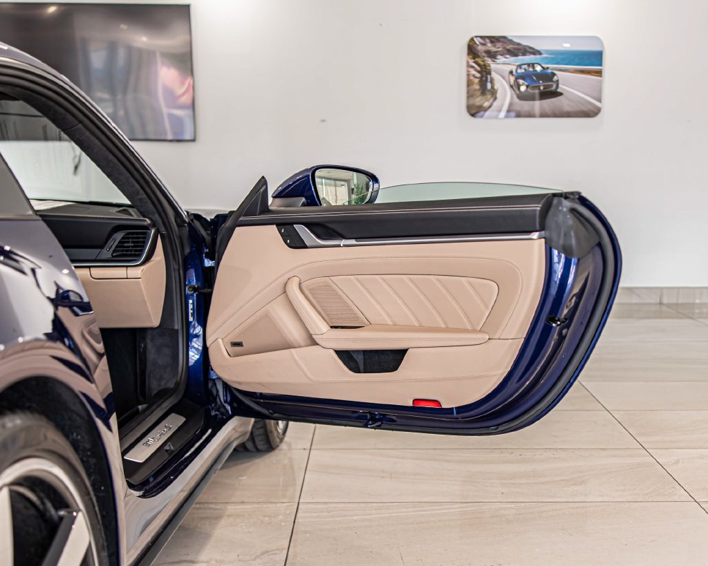 Used 2024 Porsche 911 Turbo S AWD/4WD image 33