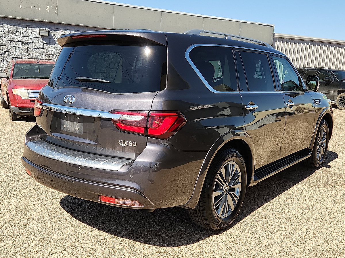 Used 2024 INFINITI QX80 Luxe AWD/4WD image 3