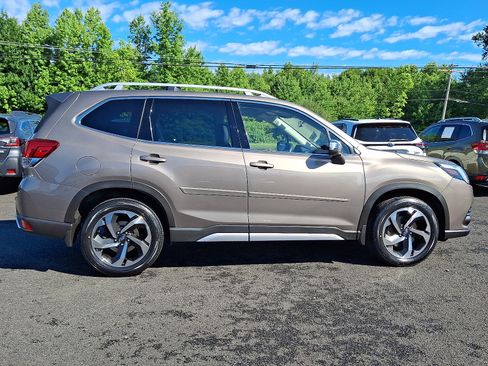 Certified 2023 Subaru Forester Touring AWD/4WD image 7