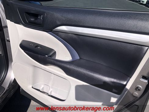 Used 2017 Toyota Highlander Plus image 22