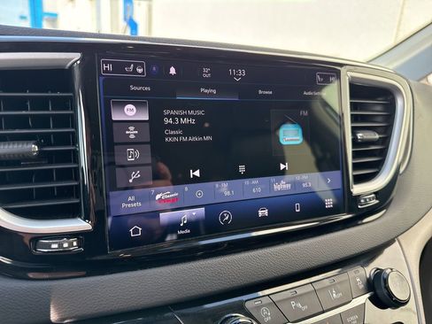 Used 2024 Chrysler Pacifica Touring-L image 16