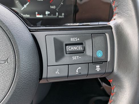 Used 2025 Nissan Kicks SR AWD/4WD image 18