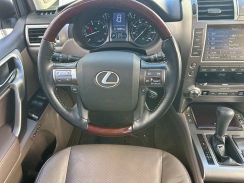 Used 2017 Lexus GX 460 Premium w/ Premium Package AWD/4WD image 14