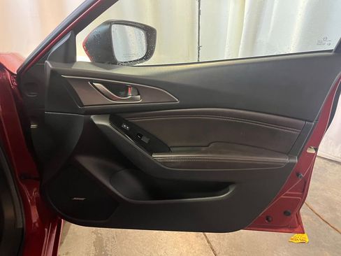 Used 2017 MAZDA MAZDA3 Grand Touring FWD image 11