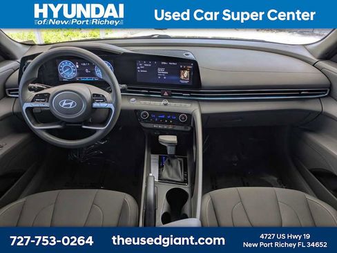 Used 2024 Hyundai Elantra SEL FWD image 15