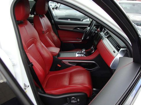 Used 2021 Jaguar F-PACE R-Dynamic S image 10