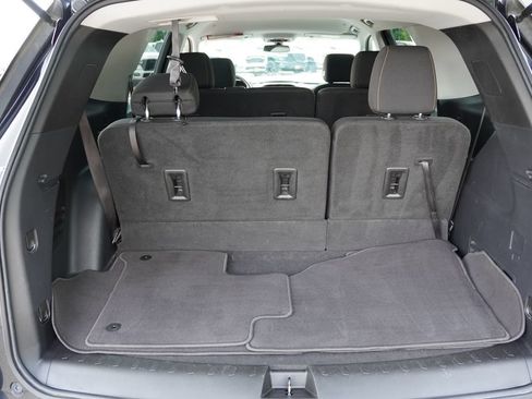 Used 2021 Chevrolet Traverse LS AWD/4WD image 22