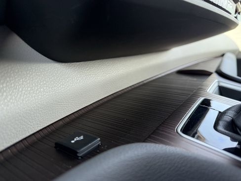 Used 2024 Toyota Sienna LE image 71