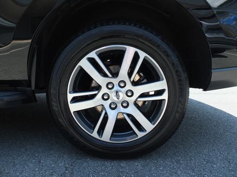 Used 2024 Ford Expedition Limited RWD image 10